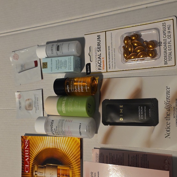 Skincare Sample Set - Picture 3 of 3